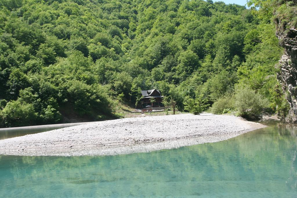 Park Blini Shala River Moll' e Shoshit Exterior foto
